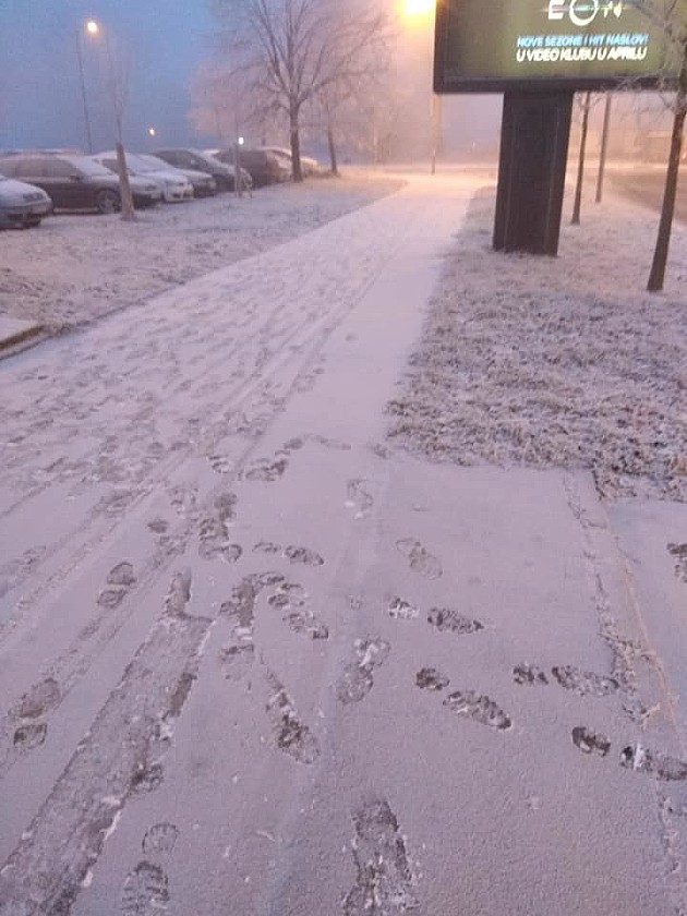 Zabeleo se Novi Sad, palo i malo snega