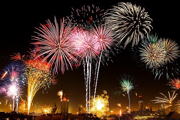 Nova godina na Trgu slobode dočekana uz spektakularan vatromet