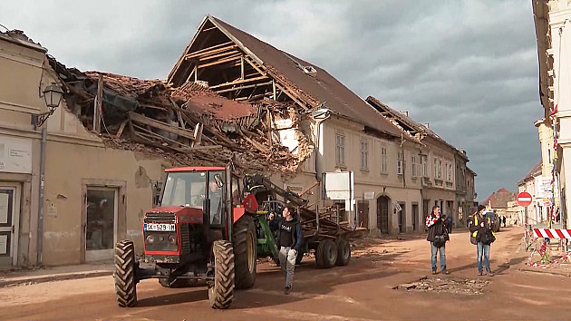 Sutra iz Novog Sada kreću kombiji sa volonterima i donacijama za građane Hrvatske pogođene zemljotresom