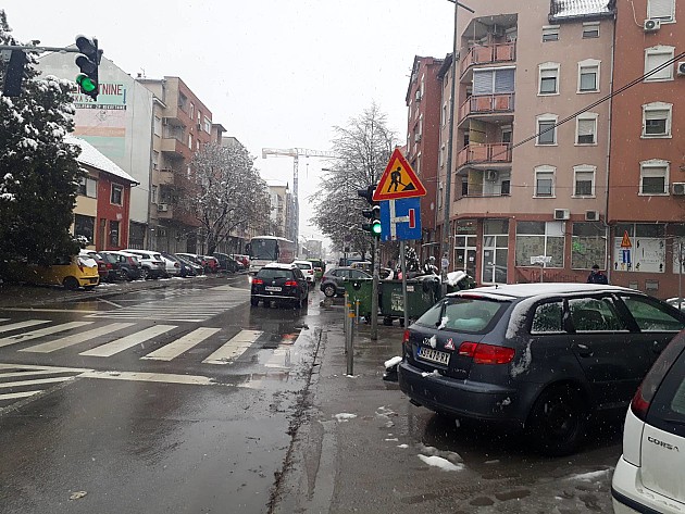 Deo ulice Berislava Berića privremeno postao dvosmerni, onemogućeno parkiranje na kolovozu