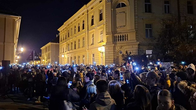 Studenti u blokadi dočekali Novu godinu po julijanskom kalendaru u tišini kod Beogradske kapije