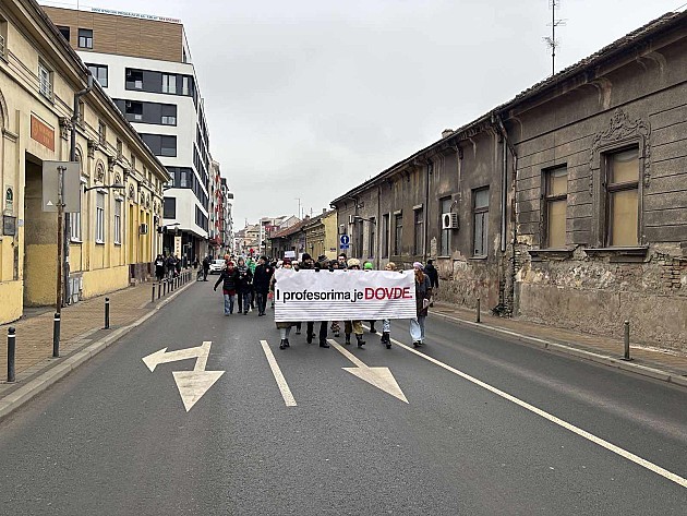 Podizanjem zastave „Slobodan univerzitet“ i zahtevom za smenu rektora završen protest