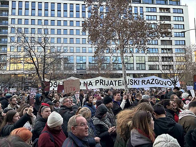 Više hiljada studenata i građana na protestu ispred zgrade BIA 