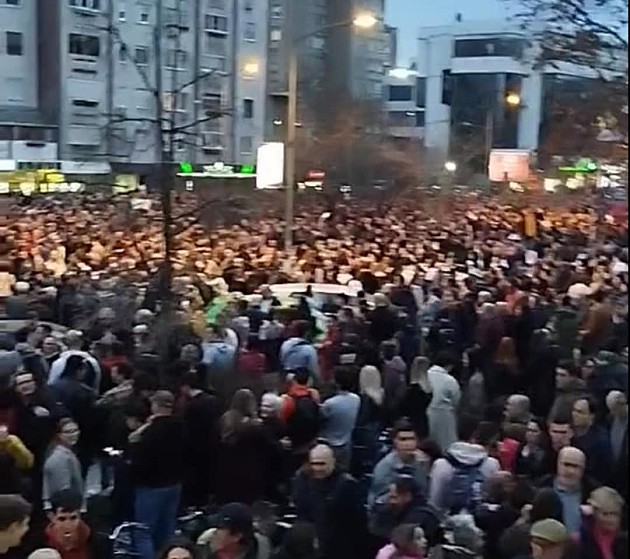 Veliki protest zbog prebijanja studenata završen bez incidenata