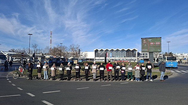 Novosađani obeležili 14 meseci od pada nadstrešnice i pogibije 16 ljudi