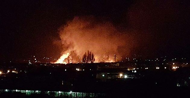 Zapaljena vozila i požar na sremskoj strani grada