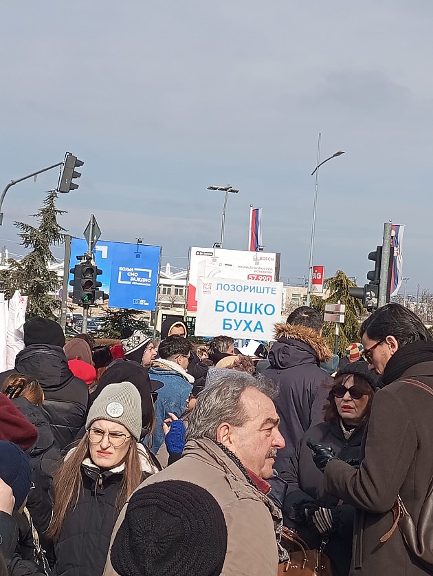 Daske su zaćutale, glumci su na ulici