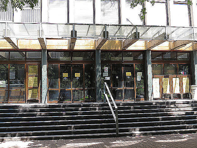 Određen pritvor osumnjičenom za nasilje tokom protesta kod SNP-a