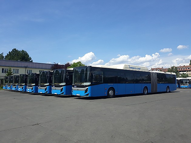 Više autobusa sutra ka grobljima zbog Zadušnica
