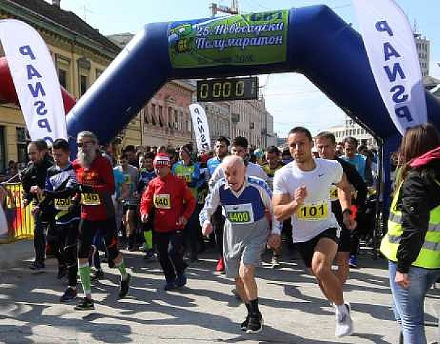 Novosađanka i Beograđanin pobednici polumaratona