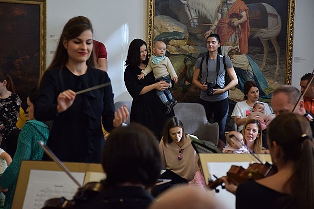 Popunjena sva mesta za subotnji koncert klasične muzike za bebe 