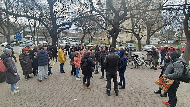 Tužilaštvo traži pritvor za aktiviste zbog incidenta na sednici o GUP-u, ispred suda protest