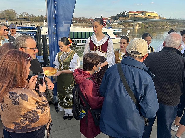 Stigao prvi rečni kruzer u Novi Sad, na njemu 100 turista iz Amerike