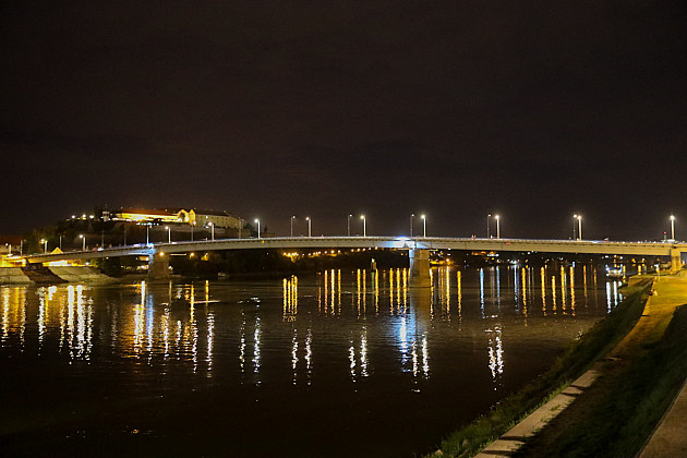 Spasena tinejdžerka koja je skočila s Varadinskog mosta u Dunav