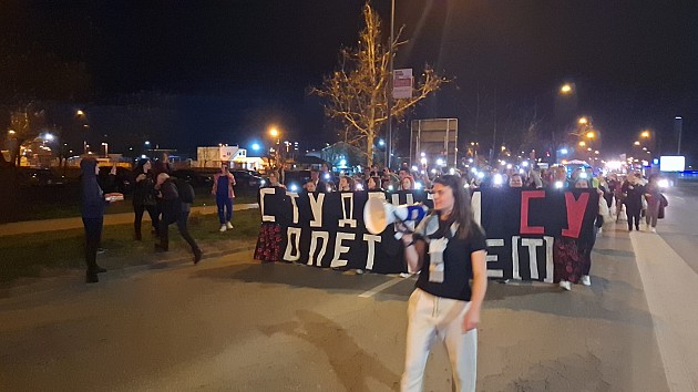 Subotički studenti koji pešače do Beograda stigli večeras u Novi Sad 