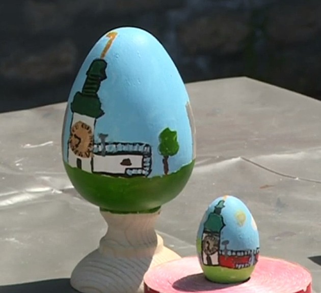 Novosadski osnovci ukrašavali uskršnja jaja