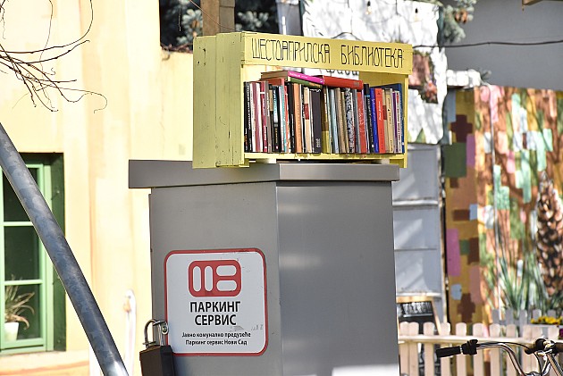 Šestoaprilska biblioteka ove godine na žutoj polici kod SNP-a i uz humanitarni karakter