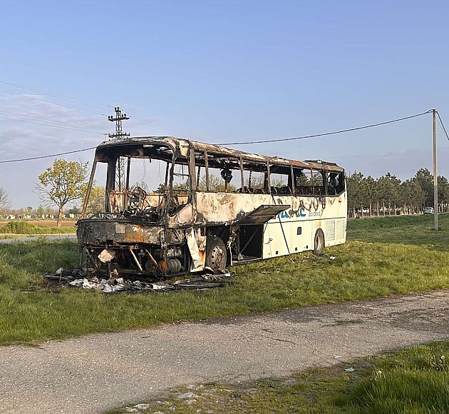 Prevozniku Jaćimoviću izgoreo autobus, on kaže da je namerno zapaljen