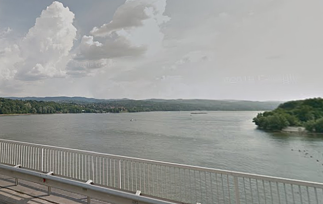 Veslačica (15) upala u Dunav, za telom se još traga