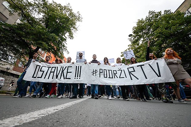 Podrži RTV pred četvrti protest: Da li je kontramiting "Stop anarhiji" plaćen iz budžeta svih građana?!