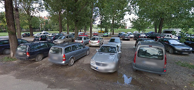 Počinje naplata parkinga u okolini Štranda