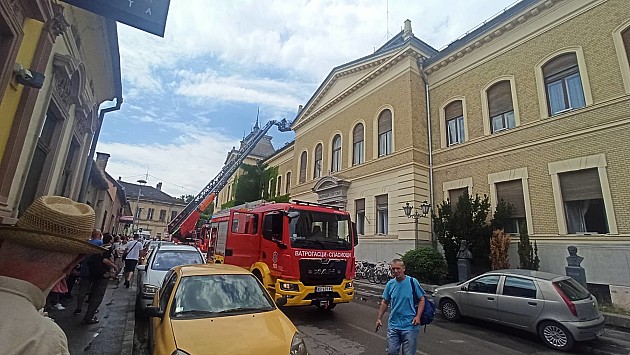 Vatrogasci intervenisali u zgradi Matice srpske, evkuisani zaposleni i korisnici
