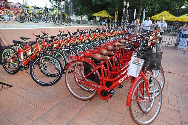 55 bicikala za najbolje novosadske đake