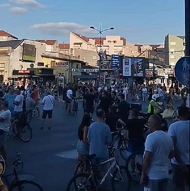 Blokirane raskrsnice na više lokacija, dojava o bombi na FTN-u, policija na Bulevaru oslobođenja 