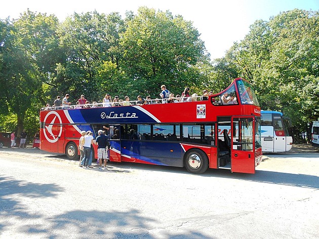 500 dinara za turu panoramskim autobusom