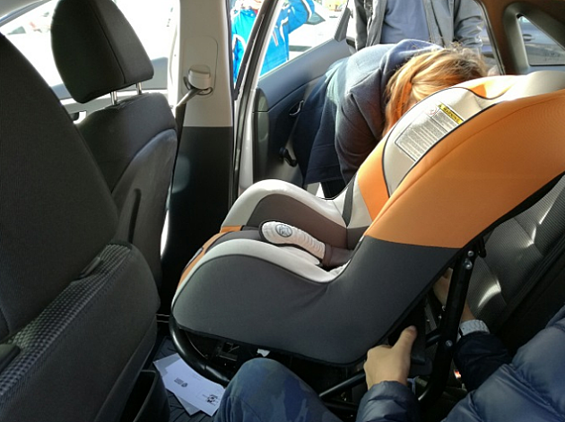 Besplatan pregled dečjih auto-sedišta u nedelju kod Štranda