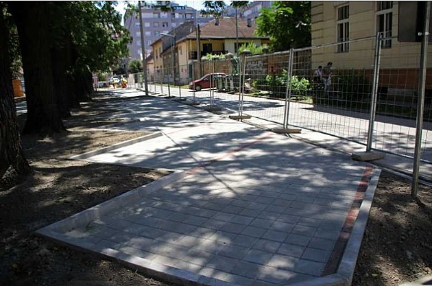 Završena obnova parkinga na Trgu Komenskog