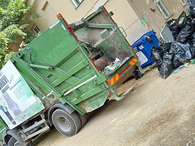 Nakon što je gradonačelnik najavio moguću smenu direktora “Čistoće”, počelo vanredno odnošenje smeća