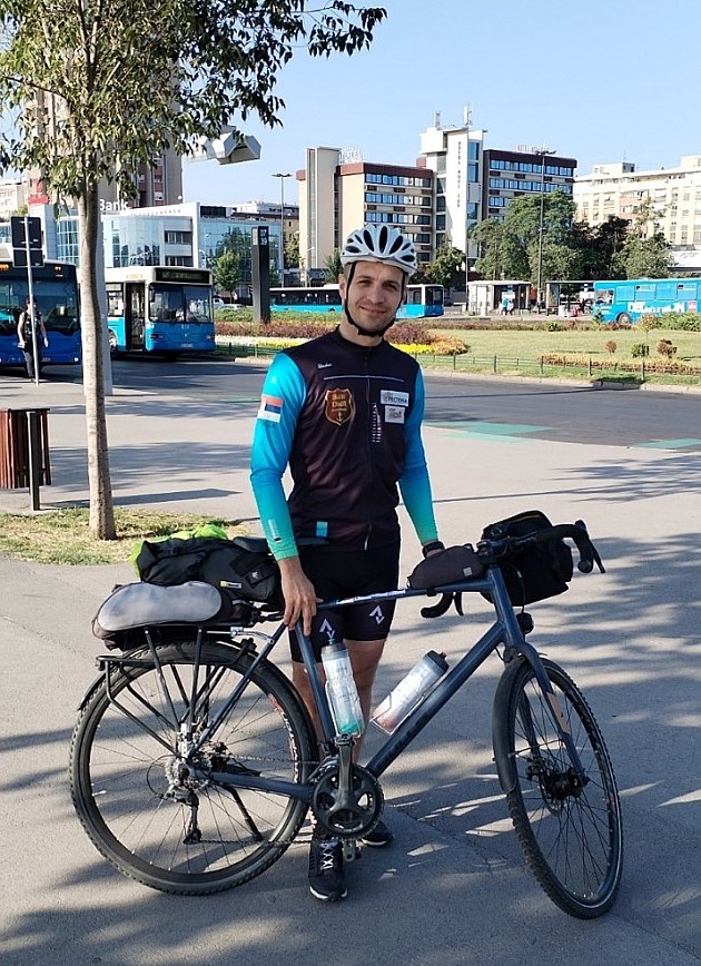 Humanitarna vožnja biciklom čuvara novosadskog zatvora za lečenje petogodišnje Merjem
