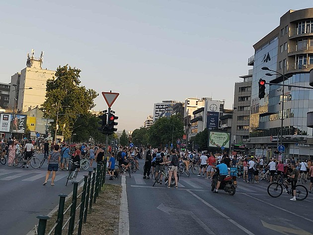 I večeras blokirane raskrsnice u Novom Sadu