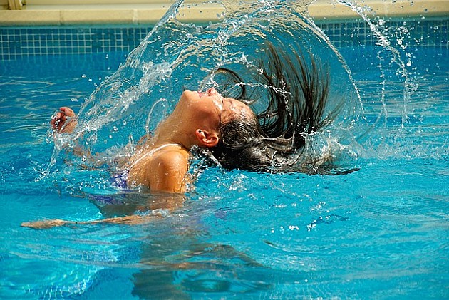 Od večeras noćno kupanje na otvorenom bazenu Spensa