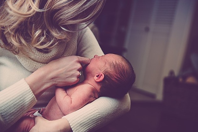 U Novom Sadu za jedan dan rođene 22 bebe, među njima i bliznakinje