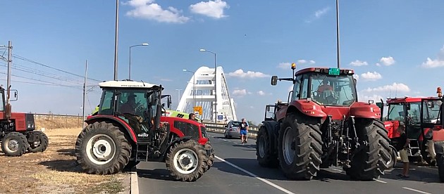Dan sedmi: Blokirani pa odblokirani Žeželjev i Varadinski most, Bulevar Mihajla Pupina neprohodan