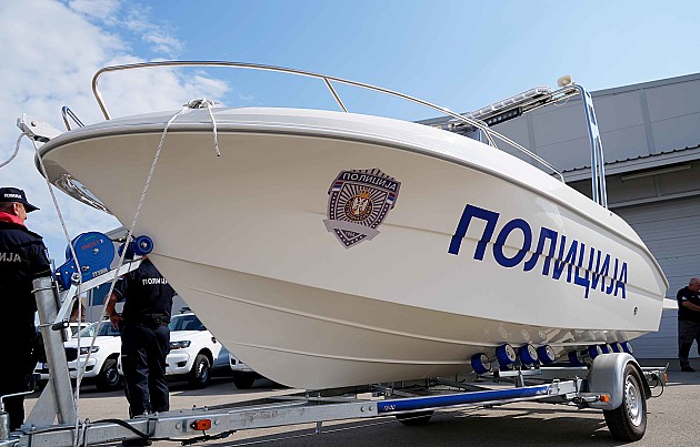 Novosadska ispostava Jedinice za bezbednost na rekama dobila novi, moderan čamac