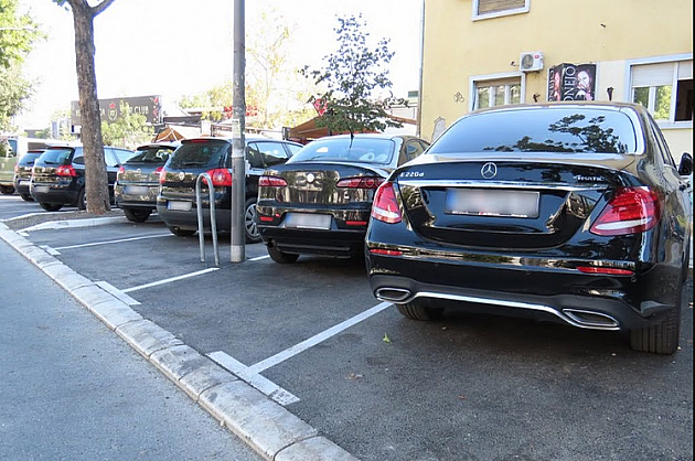 Završena rekonstrukcija parkirališta na Bulevaru oslobođenja