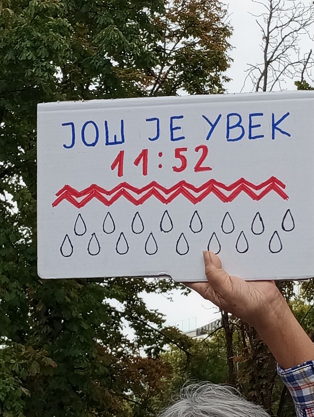 Zaposleni u Kliničkom centru Vojvodine protestovali u znak podrške uhapšenom tehničaru