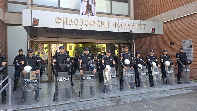 Studenti zahtevaju da policija i žandarmerija napuste Filozofski fakultet do 22 časa, a njima da se omogući ulazak