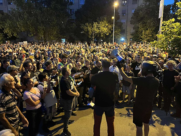 Građani, studenti i bajkeri protestovali ispred policije, BIA i Gradske kuće