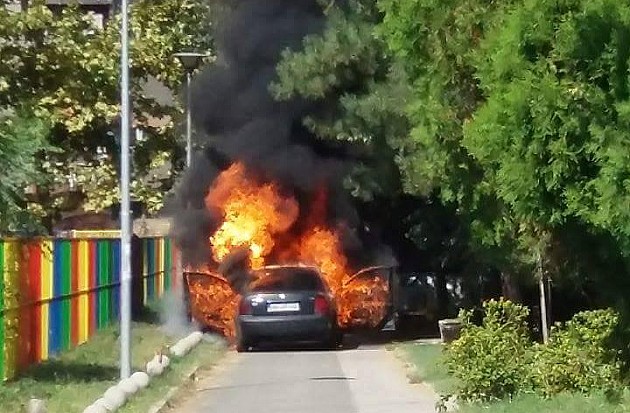 Automobil izgoreo na Limanu III