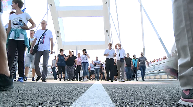 Pešaci i biciklisti preko novog mosta mogu samo danju