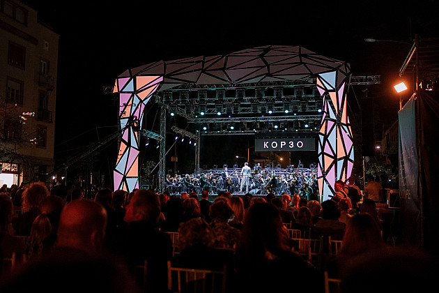 Peter Bence uz Vojvođanski simfonijski orkestar sutra na Korzou otvara Kaleidoskop kulture