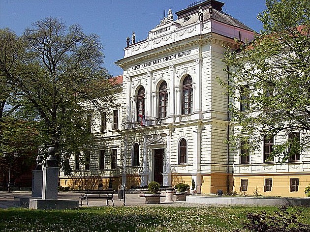 Više stotina časova nije održano u Jovinoj gimnaziji 
