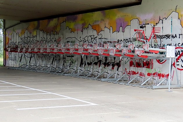 Novi Sad dobio još jedan spratni parking za bicikle