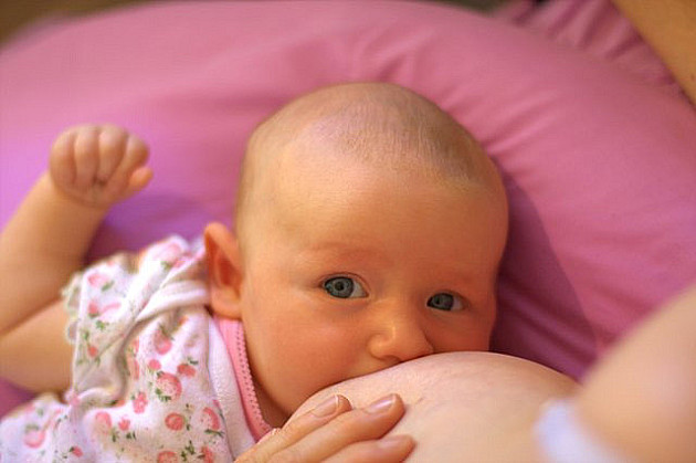 U Novom Sadu prvi mesec života dojeno 60 odsto beba