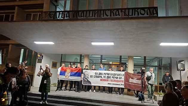 Sa protesta „Obraz obrazovanju" upućen zahtev da se učenici vrate u Jovinu gimnaziju