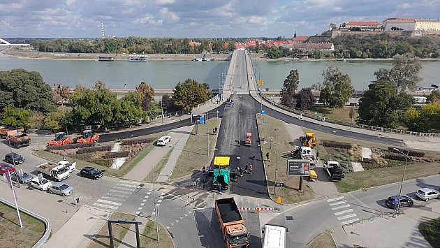 Varadinski most od sutra otvoren za saobraćaj, radovi se nastavljaju